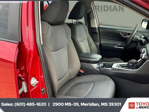 Used 2022 Toyota RAV4 XLE image 6
