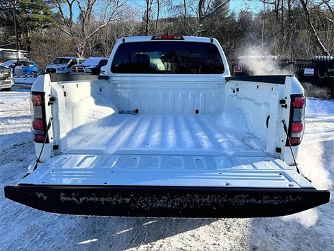 Used 2025 Nissan Frontier SV image 29