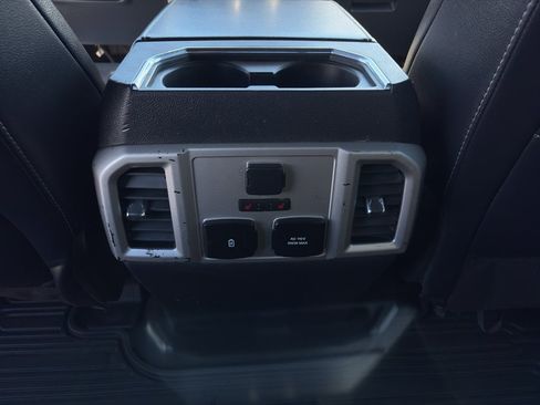 Used 2022 Ford F350 Lariat w/ Lariat Ultimate Package AWD/4WD image 23