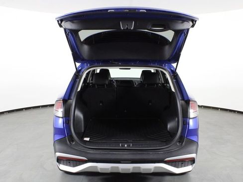 Used 2025 Kia Sportage EX FWD image 16