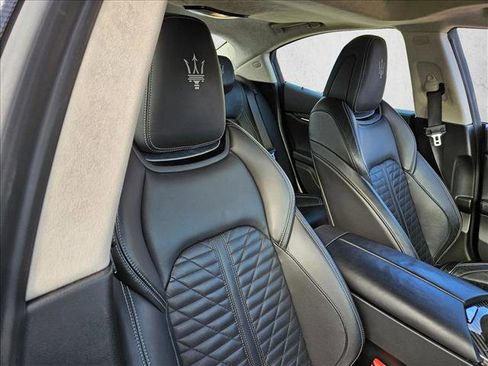 Used 2019 Maserati Ghibli S GranSport image 21