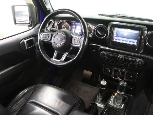 Used 2018 Jeep Wrangler Unlimited Sahara image 16