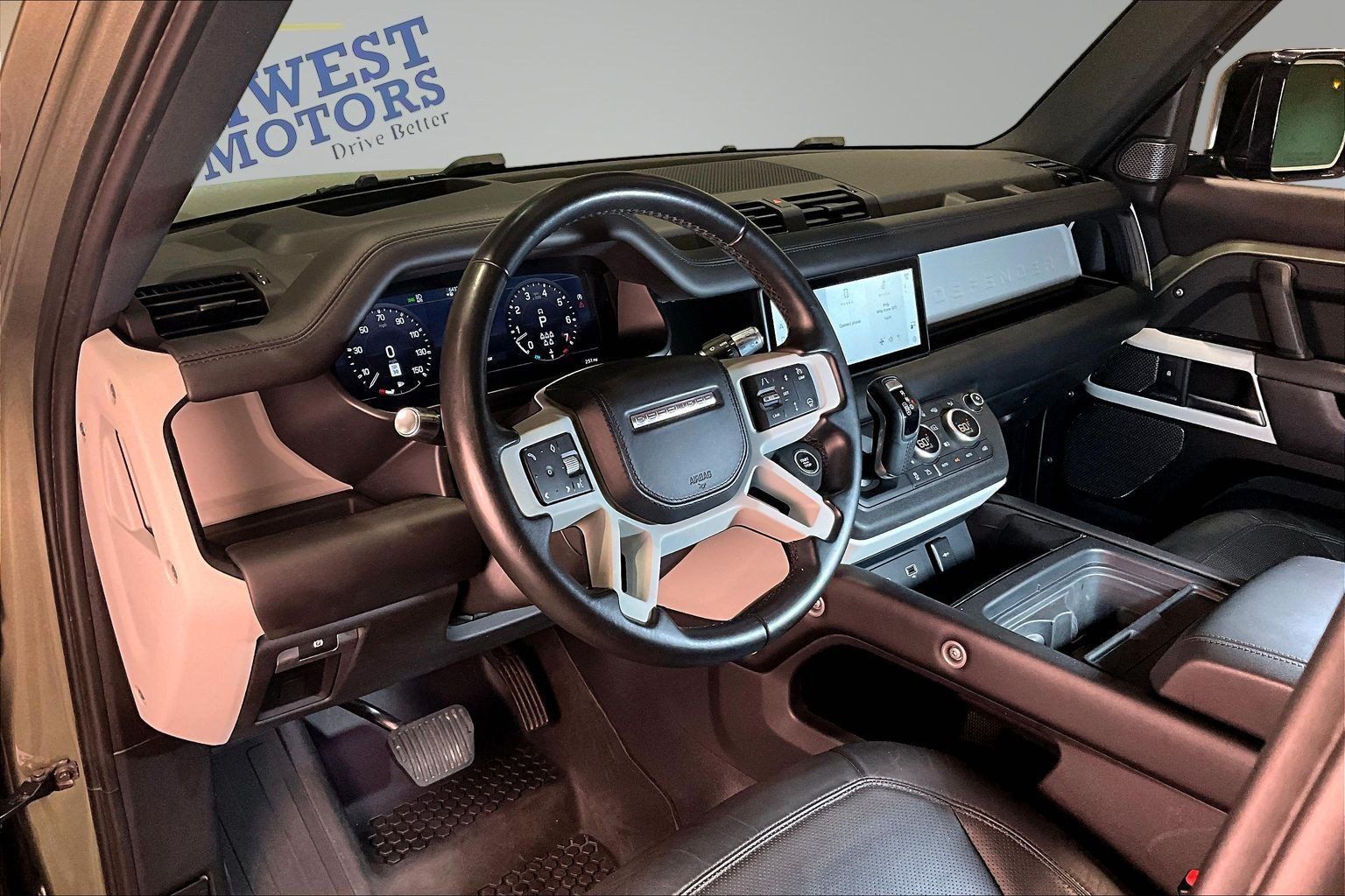 Used 2020 Land Rover Defender 110 HSE AWD/4WD image 17