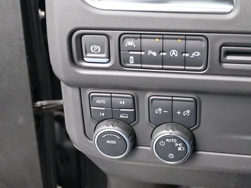 Used 2022 Chevrolet Tahoe LT image 22