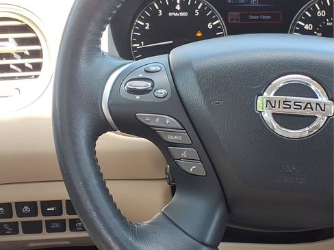 Used 2018 Nissan Pathfinder Platinum AWD/4WD image 13