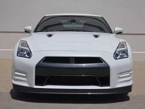 Used 2016 Nissan GT-R Premium AWD/4WD image 7