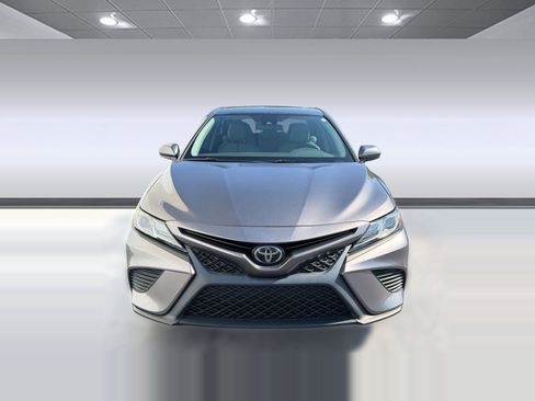 Used 2019 Toyota Camry SE FWD image 5