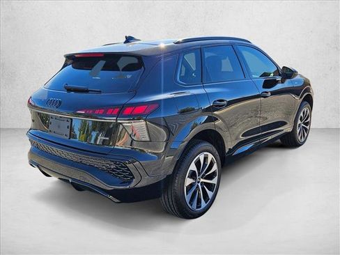 New 2026 Audi Q3 quattro 2.0T AWD/4WD image 2