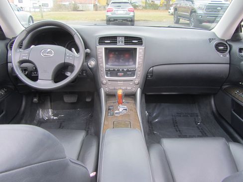 Used 2010 Lexus IS 350C image 15