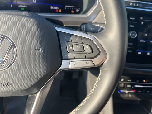 Certified 2023 Volkswagen Tiguan SE w/ Panoramic Sunroof Package FWD image 18
