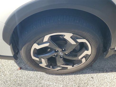 Used 2023 Subaru Crosstrek 2.5i Limited w/ Moonroof Package image 4