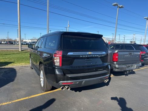 Used 2024 Chevrolet Suburban Premier image 2