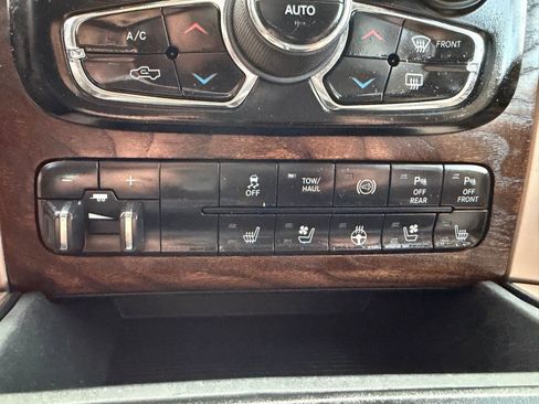 Used 2017 RAM 3500 Laramie Longhorn image 22