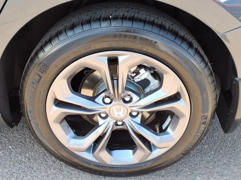 Used 2023 Honda Accord EX image 8