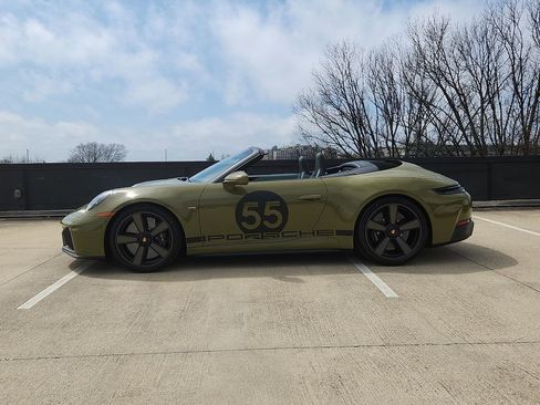 New 2026 Porsche 911 GTS image 2