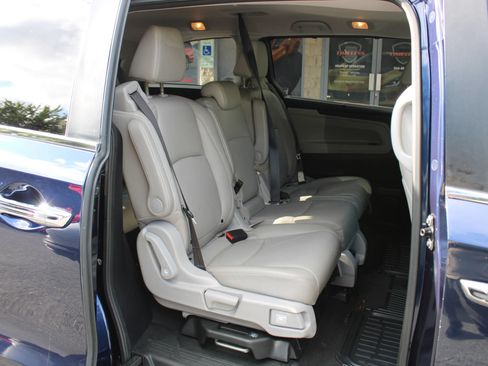 Used 2019 Honda Odyssey EX-L image 19