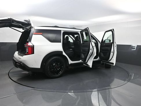 Used 2026 Nissan Armada PRO-4X AWD/4WD image 43