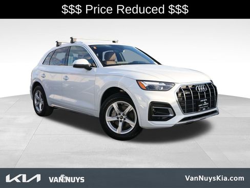 Used 2024 Audi Q5 2.0T Premium w/ Convenience Package image 1