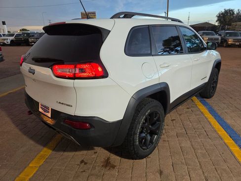 Used 2015 Jeep Cherokee Trailhawk w/ Comfort/Convenience Group AWD/4WD image 5