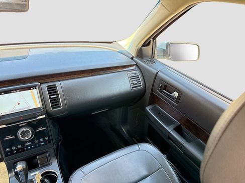 Used 2019 Ford Flex Limited FWD image 22
