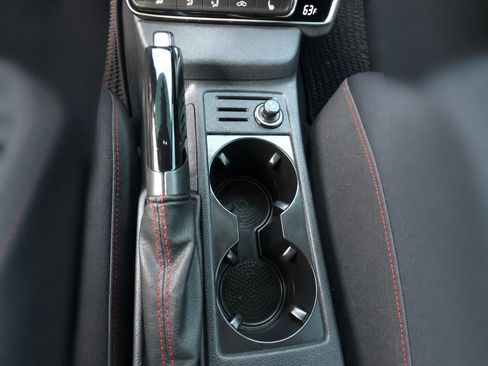 Used 2019 Volkswagen Golf 4-Door FWD image 24