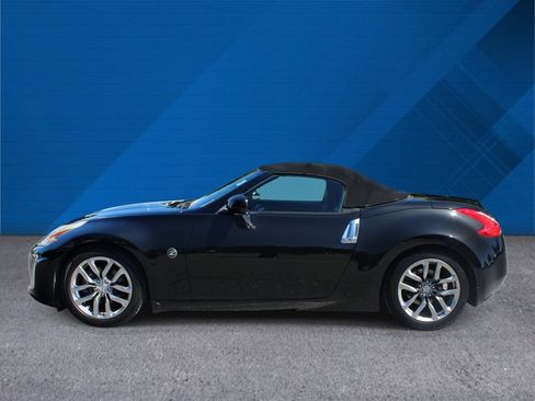 Used 2014 Nissan 370Z Touring RWD image 6