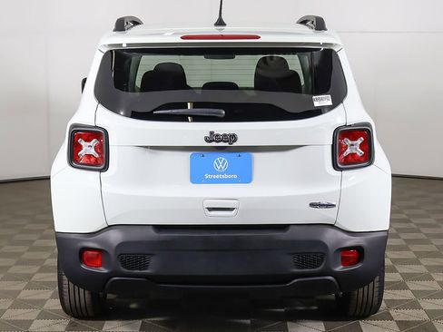 Used 2019 Jeep Renegade Latitude FWD image 9