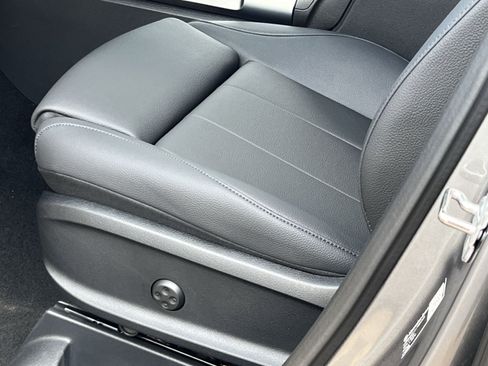 New 2026 Mercedes-Benz GLB 250 4MATIC image 19