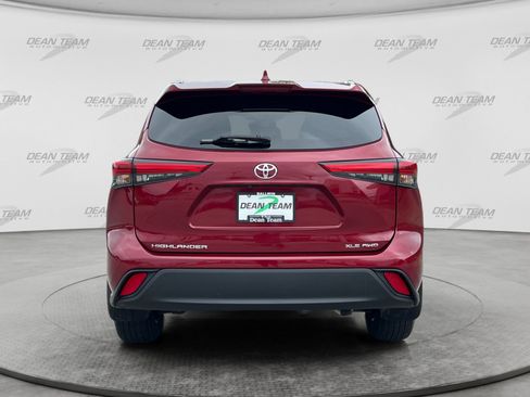 Used 2020 Toyota Highlander XLE AWD/4WD image 6