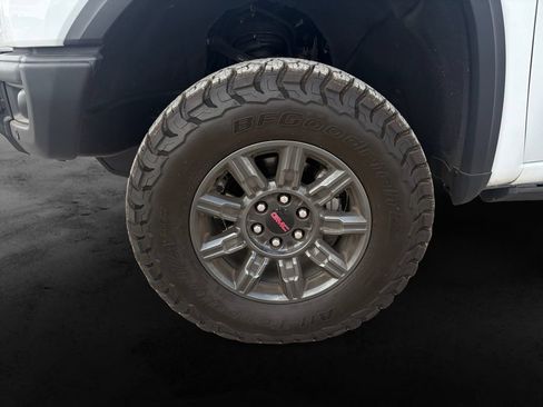 Used 2024 GMC Sierra 1500 AT4X AWD/4WD image 10