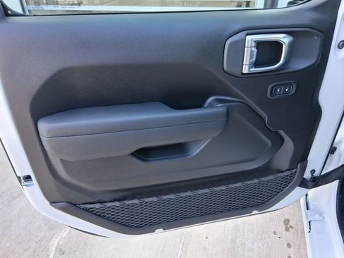 New 2026 Jeep Gladiator Sport image 18