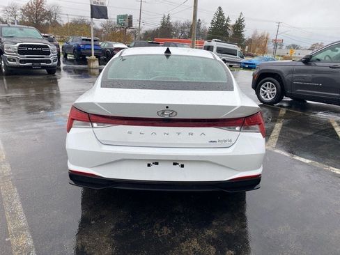 Used 2021 Hyundai Elantra Blue image 4