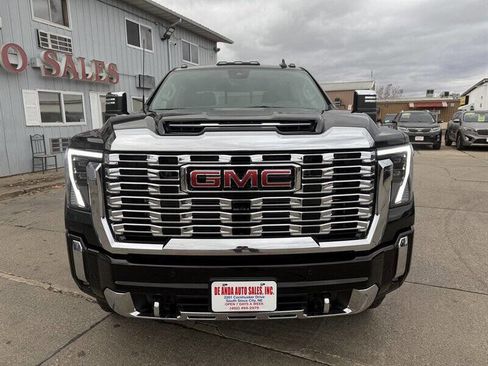 Used 2024 GMC Sierra 2500 Denali w/ Denali Reserve Package image 16