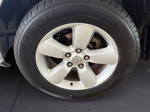 Used 2015 RAM 1500 Express RWD image 14