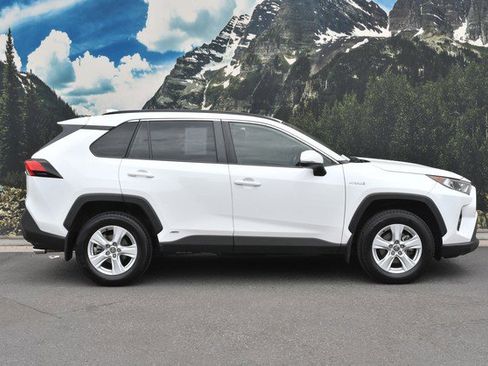 Used 2021 Toyota RAV4 XLE w/ XLE Grade Weather Package AWD/4WD image 2