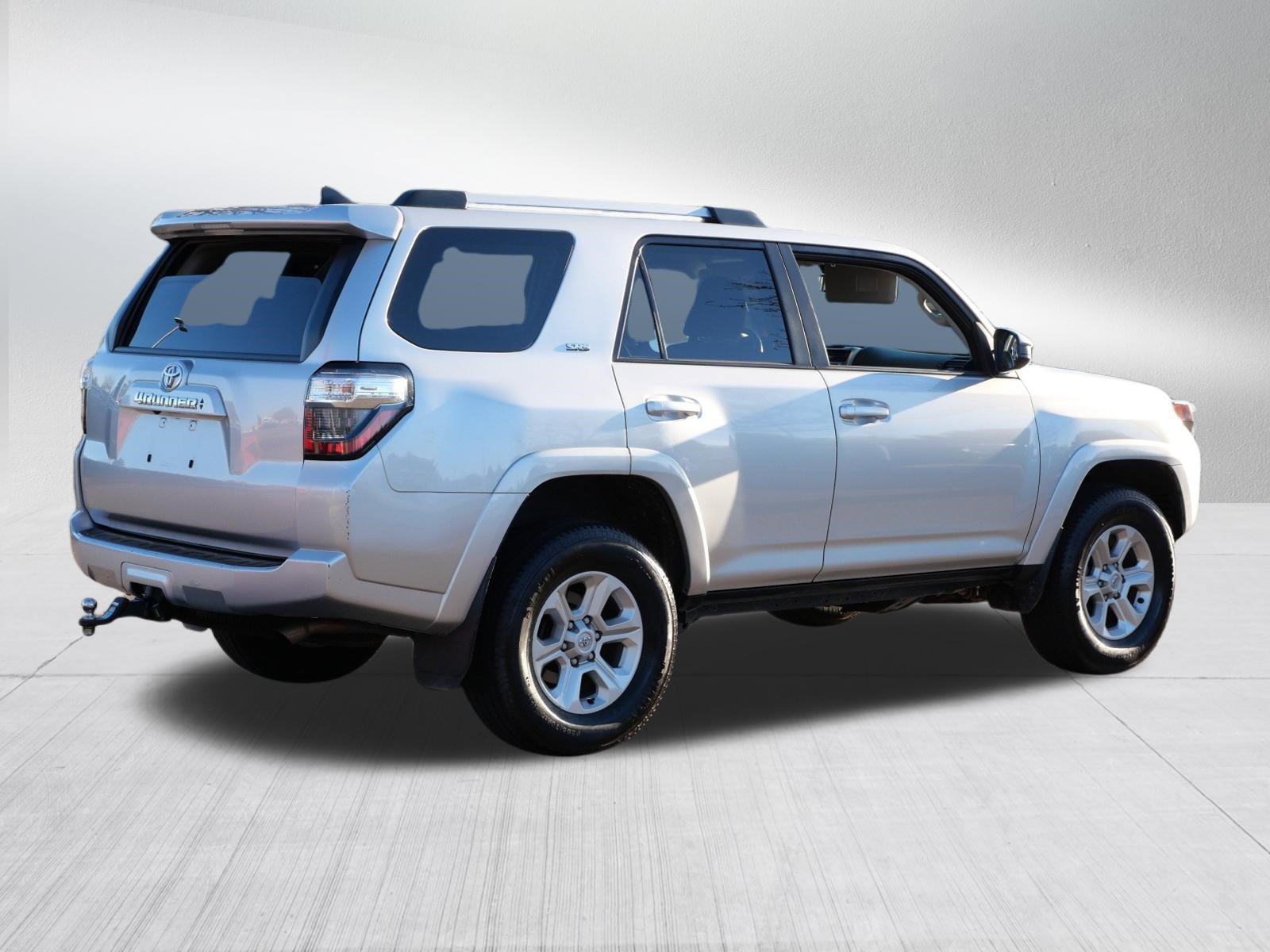 Used 2023 Toyota 4Runner SR5 AWD/4WD image 7