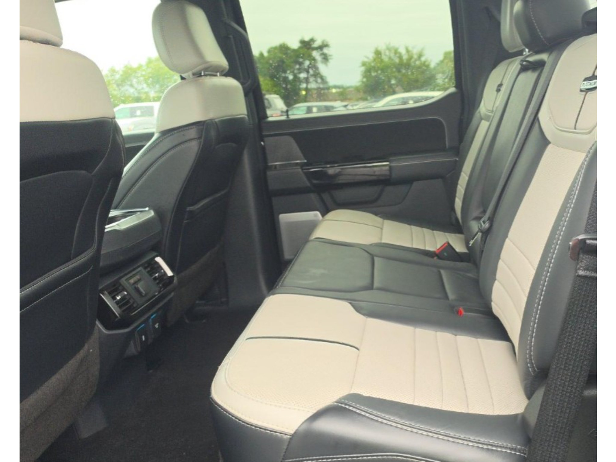 Used 2023 Ford F150 Lightning Platinum AWD/4WD image 6