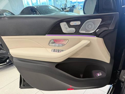 Used 2020 Mercedes-Benz GLS 450 4MATIC image 9