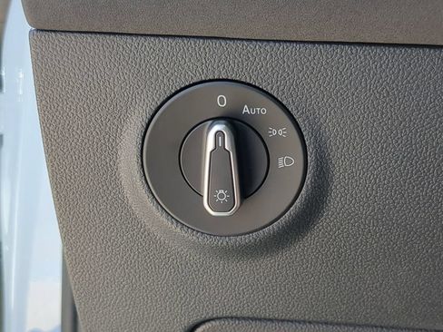 New 2026 Volkswagen Taos SE FWD image 26