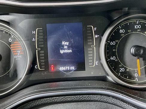 Used 2021 Jeep Cherokee Latitude FWD image 12