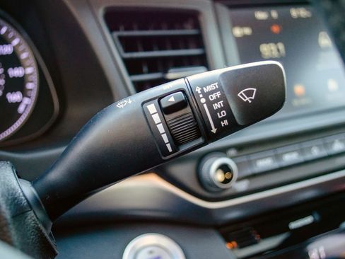 Used 2020 Hyundai Elantra Value Edition w/ Cargo Package (C1) image 15