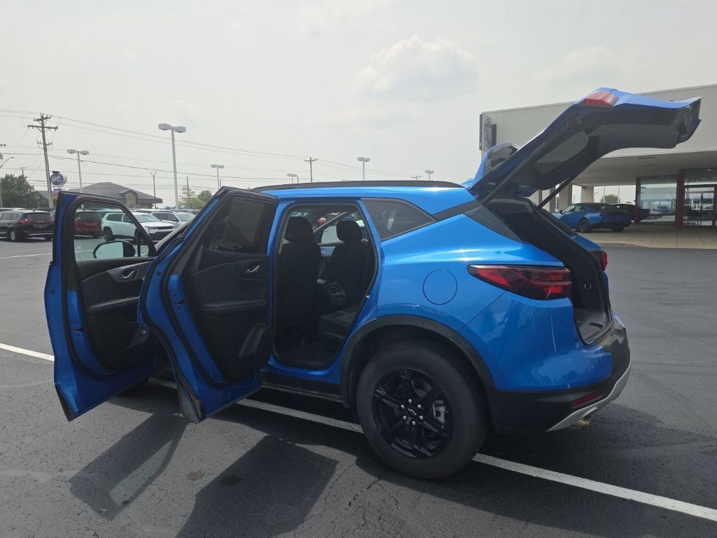 Used 2024 Chevrolet Blazer LT w/ Convenience Package FWD image 12