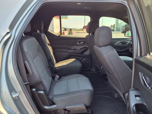 Used 2023 Chevrolet Traverse LT FWD image 32