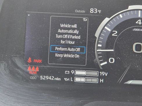 Used 2024 Toyota Tundra Platinum AWD/4WD image 25