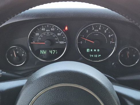 Used 2015 Jeep Wrangler Unlimited Sahara w/ Max Tow Package image 26