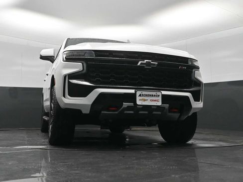 Used 2023 Chevrolet Tahoe Z71 w/ Luxury Package AWD/4WD image 19