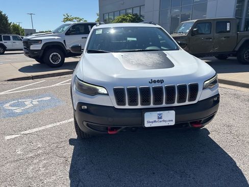 Used 2022 Jeep Cherokee Trailhawk w/ Comfort/Convenience Group AWD/4WD image 9