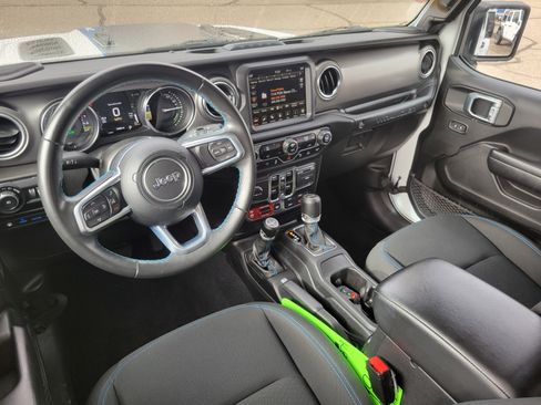 Used 2021 Jeep Wrangler Unlimited Rubicon 4xe w/ Safety Group AWD/4WD image 19