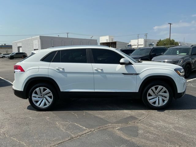 Used 2023 Volkswagen Atlas Cross Sport SE FWD image 2