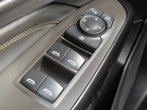 Used 2024 Chevrolet Trax LT FWD image 21